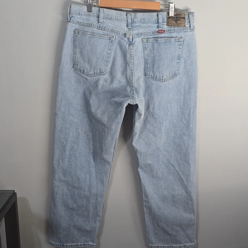 wrangler jeans mens size 38 light blue Basic Denim Jean